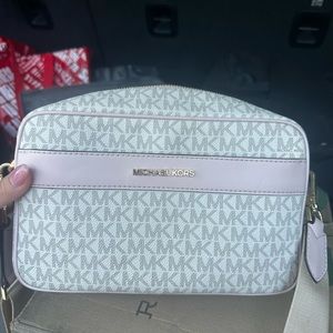 Micheal Kors Purse